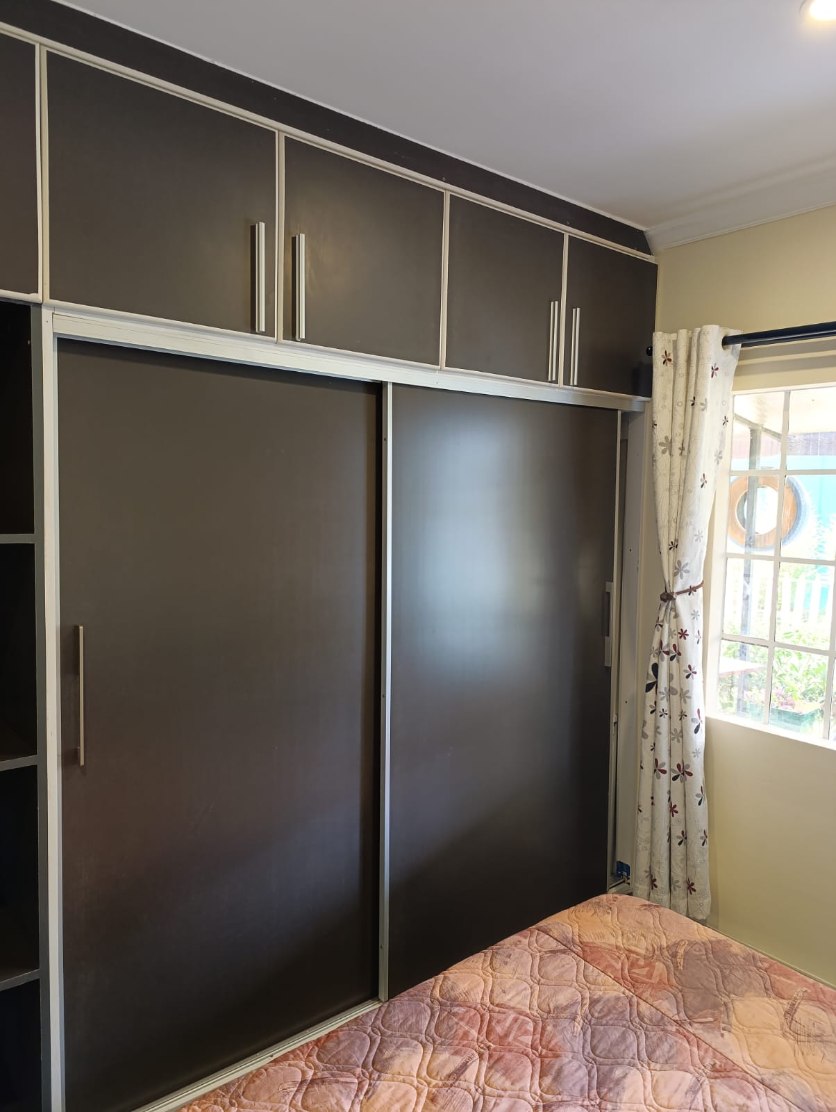Guestroom wardrobe